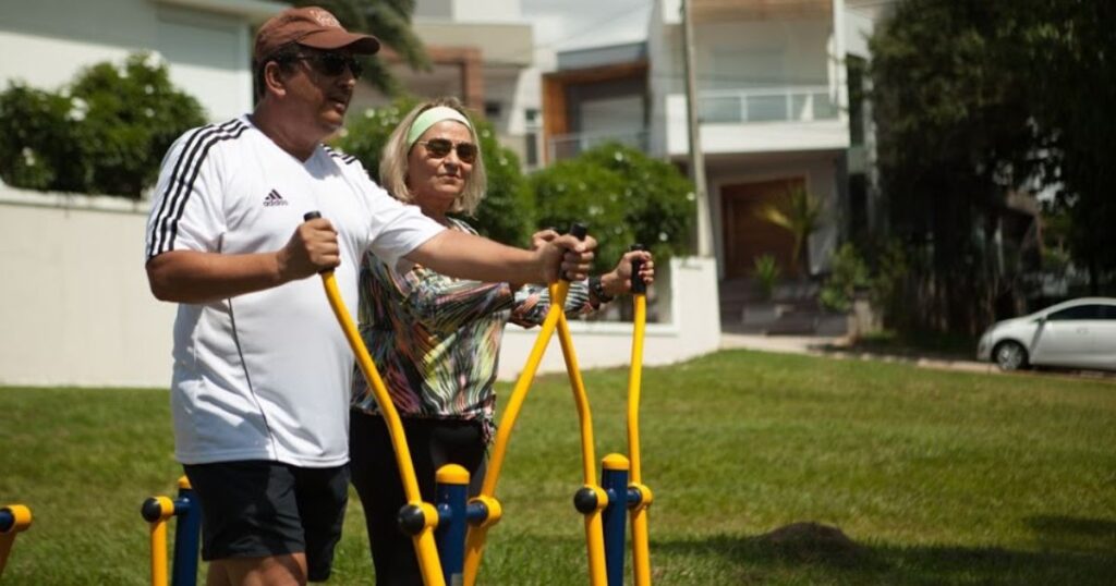 12 Aparelhos de Academia ao Ar Livre para implementar em praças públicas 1