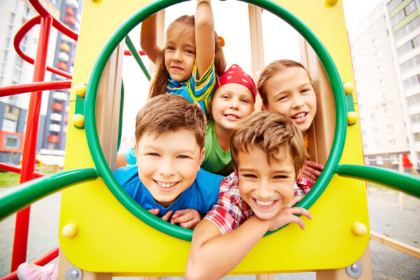 Parquinho Infantil: ambiente interno x ambiente externo