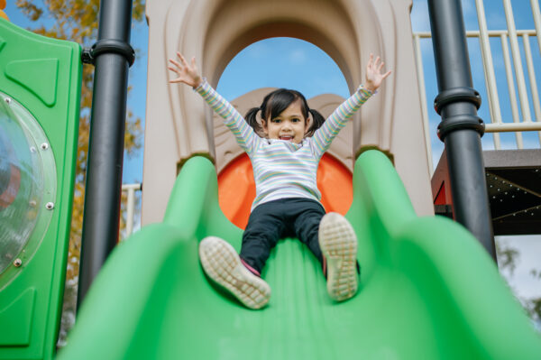 Escorregador infantil em tamanhos diversificados: opções para todos os espaços e idades