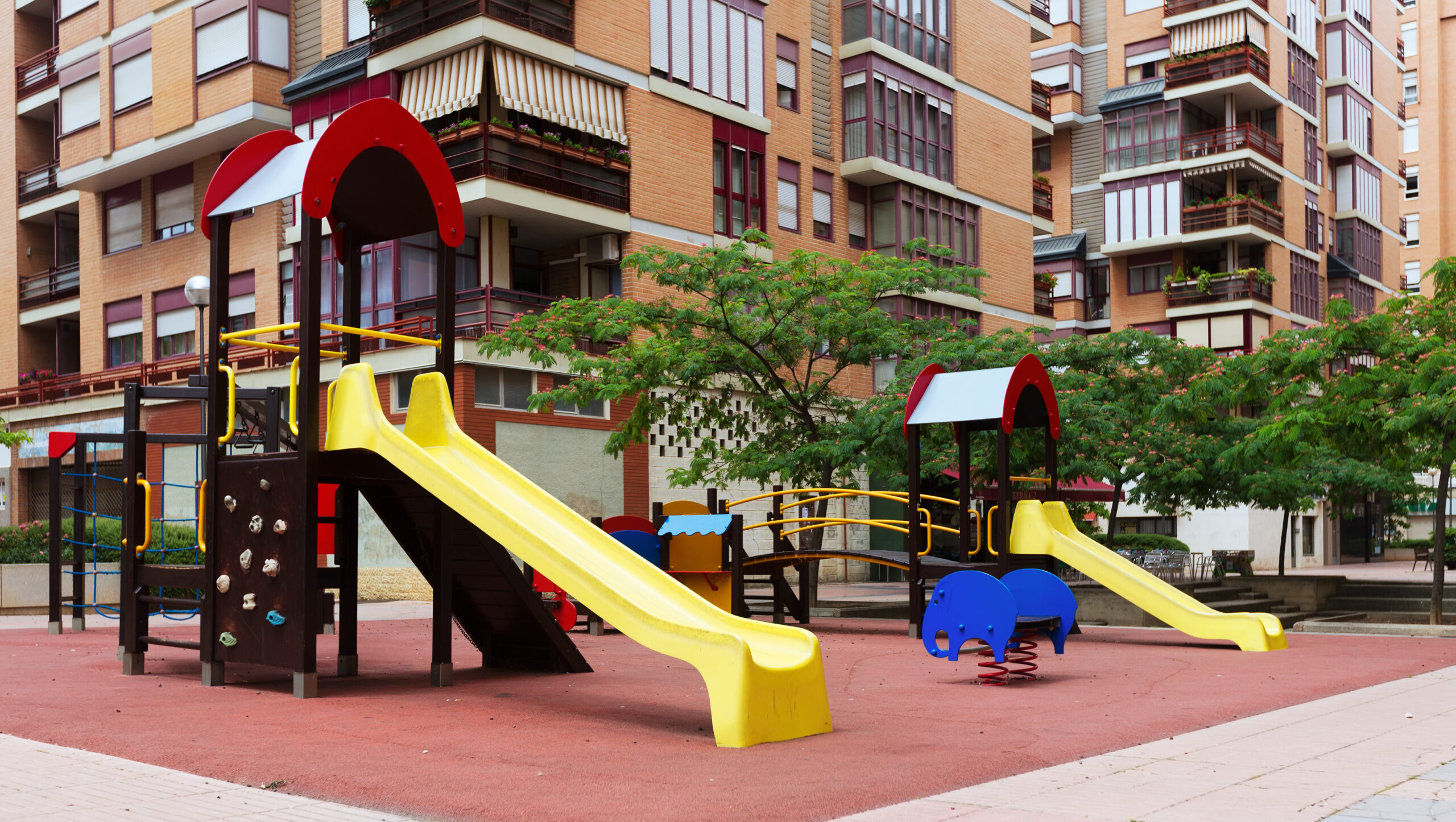 Valorizando o Projeto: O Impacto Financeiro de um Parquinho Infantil em Condomínios