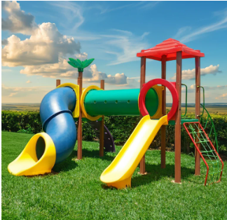 Playground de Plástico ou Madeira: Qual Escolher? 1