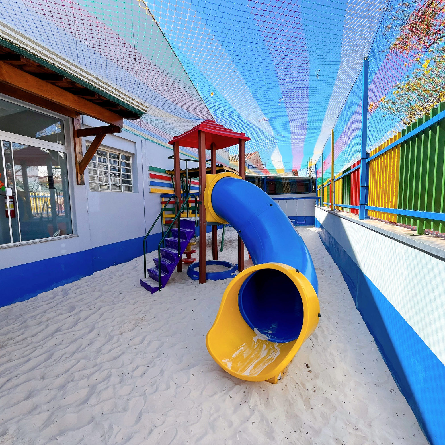 PLAYGROUND_GINAST_01