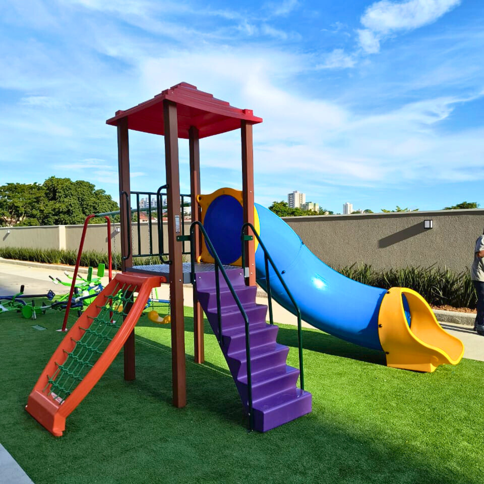 PLAYGROUND_GINAST_04