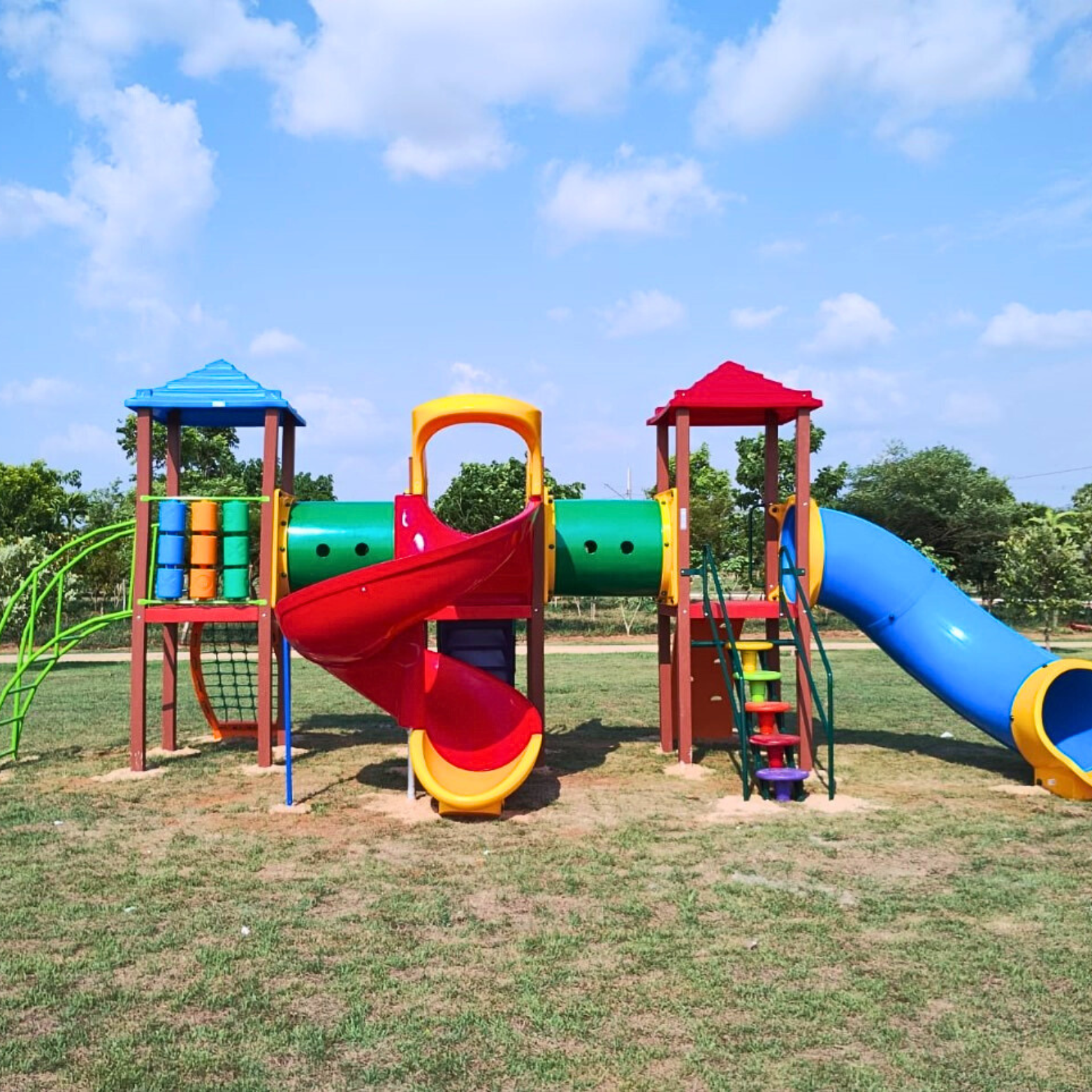 PLAYGROUND_GINAST_06